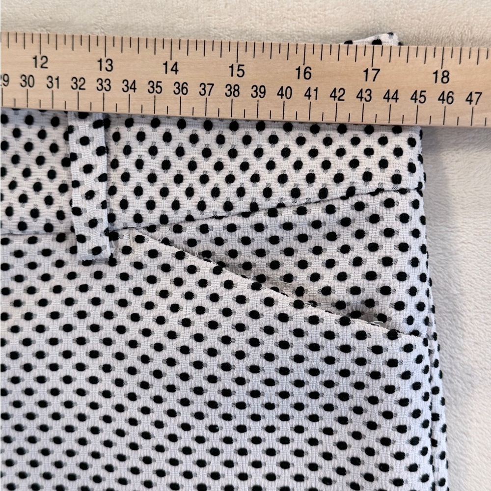 Ann Taylor Signature Navy Polka Dot White Shorts Size 12 Textured Dress Shorts - Picture 5 of 9
